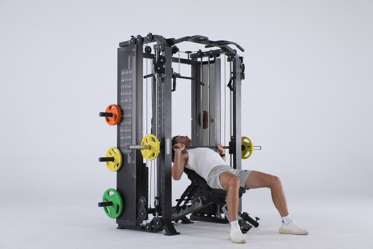 Bänkpress i PH Fitness Apex Pro Rack med Smithmaskin och kabelstationer